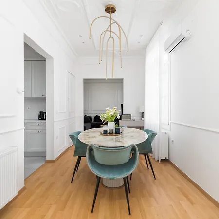 アパート Zoe By Halu! Lovely Penthouse In The Center テッサロニキ